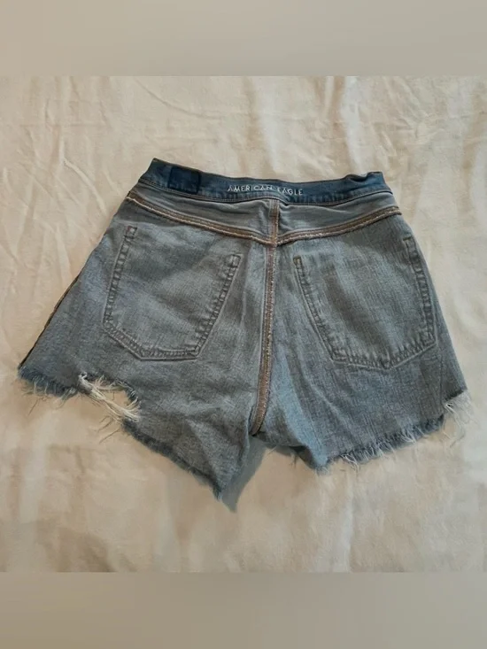 American Eagle Distressed Light Blue Denim Shorts Waist 26 Rise 11 Size 6 EUC - Picture 11 of 11